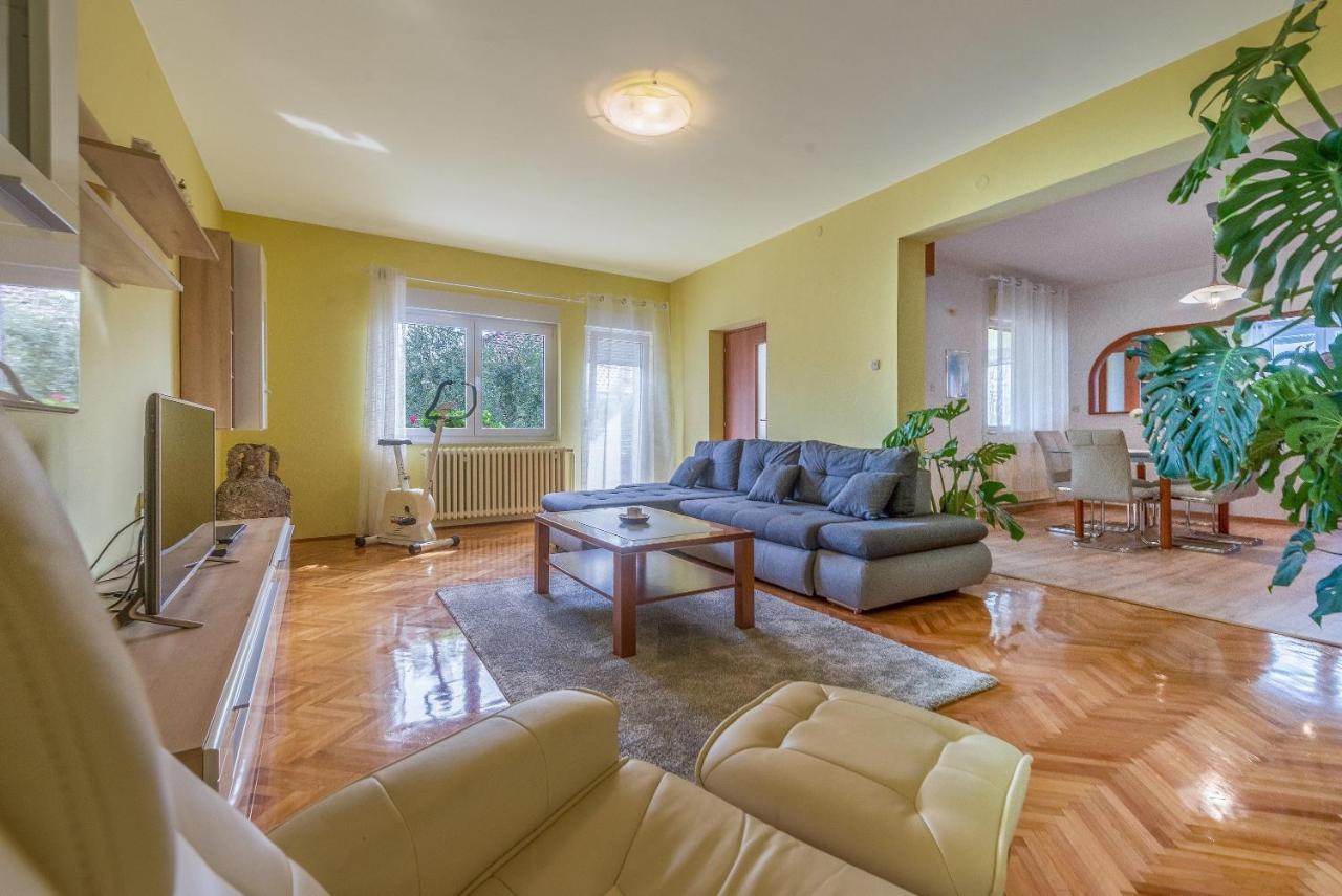 זאדאר Apartments Villa Odesa With Shared Pool מראה חיצוני תמונה
