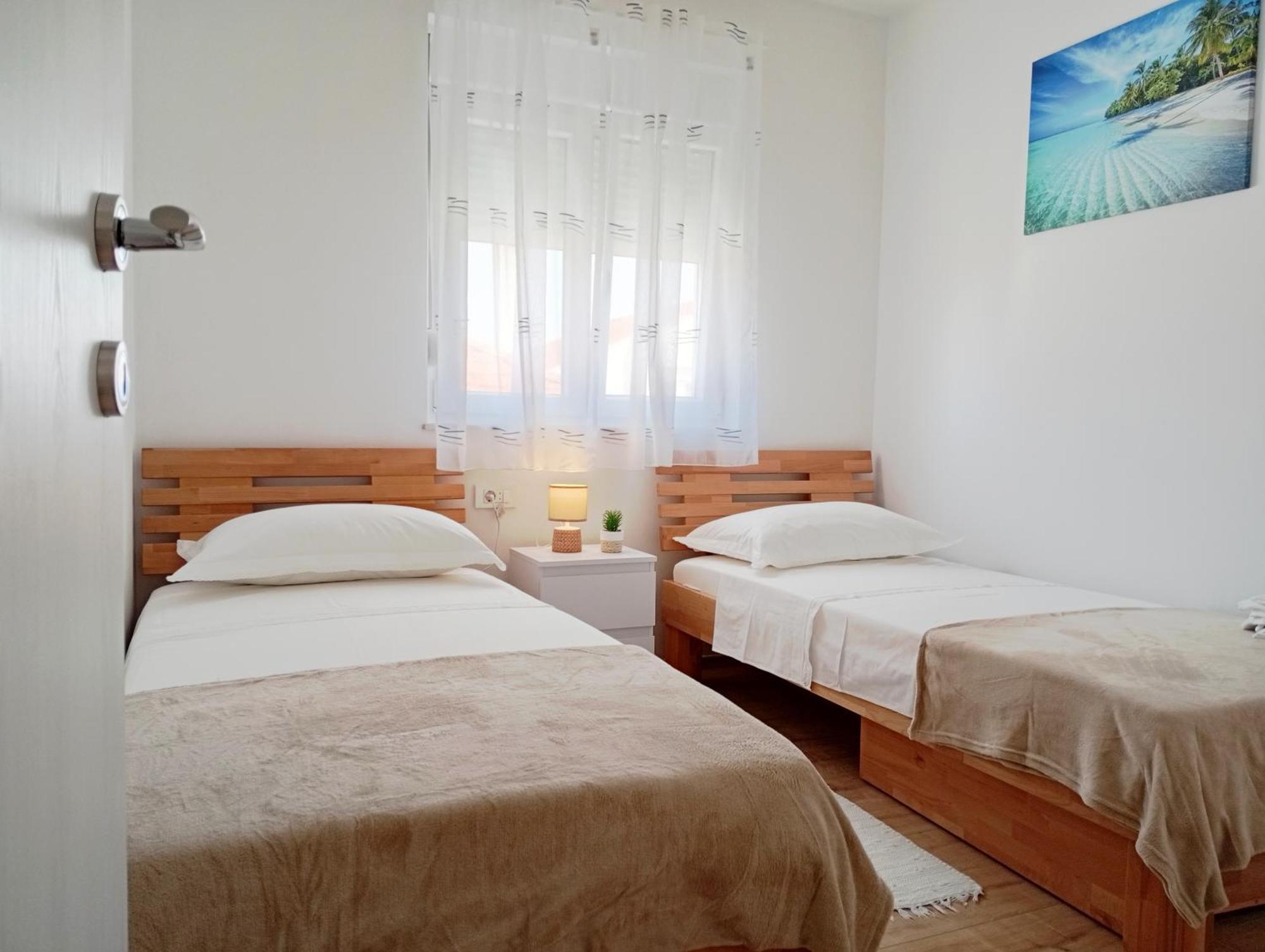 זאדאר Apartments Villa Odesa With Shared Pool מראה חיצוני תמונה